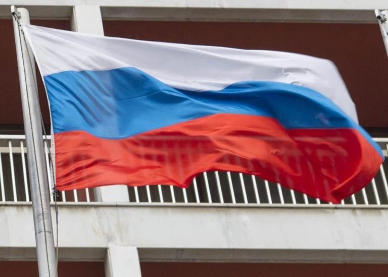 Ζαχάροβα: Παράλογοι οι ισχυρισμοί για ρωσική ανάμιξη στις αμερικανικές εκλογές